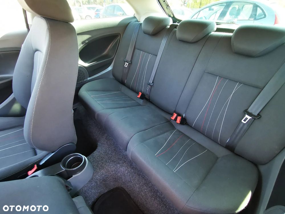 Seat Ibiza SC 1.4 16V Reference - 11