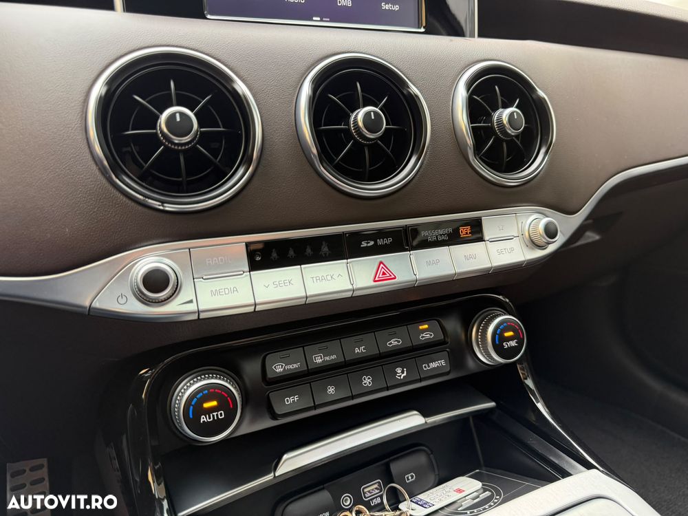 Kia Stinger - 15