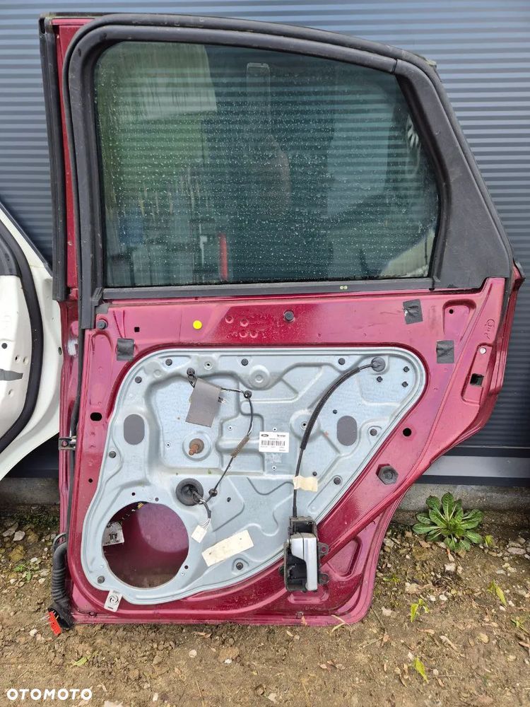 FORD FOCUS MK2 HATCHBACK DRZWI / KLAPA / MASKA / ZDERZAK - 30