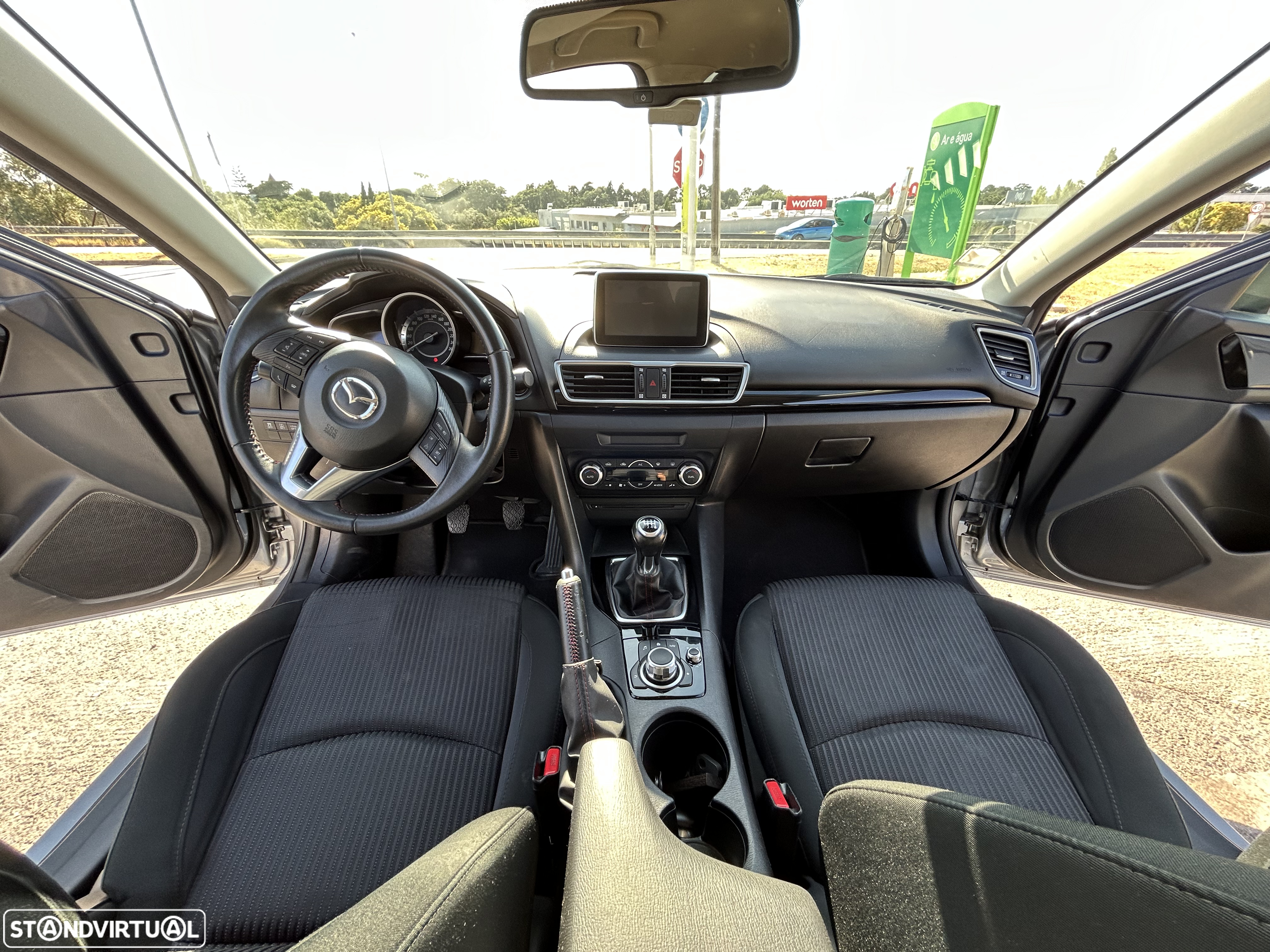 Mazda 3 1.5 Sky-G Evolve HS Navi - 34