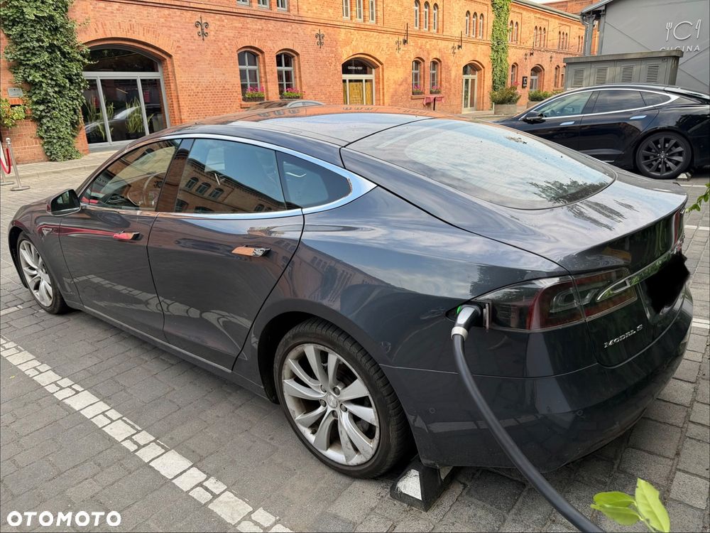 Tesla Model S 60 D - 5