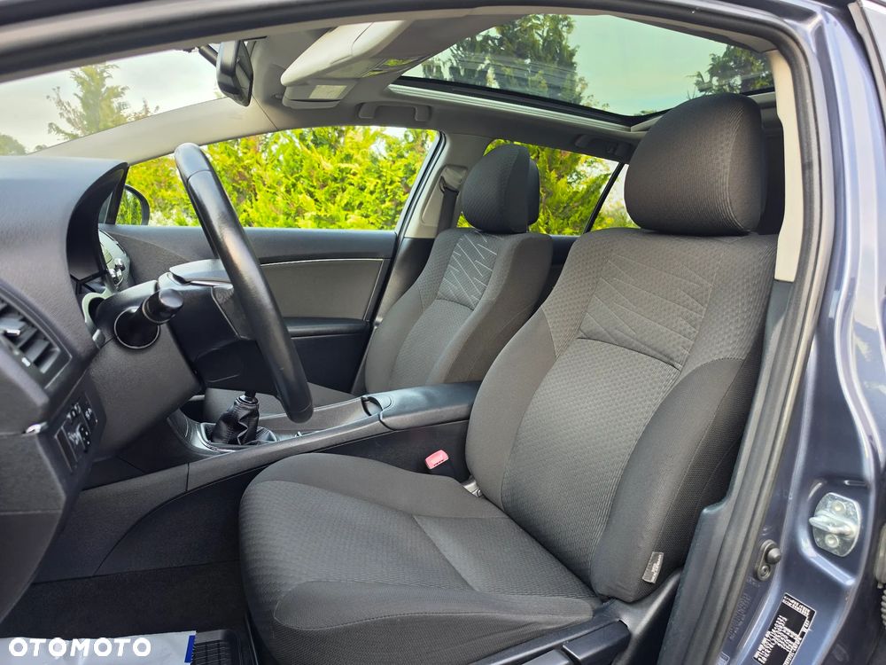 Toyota Avensis 2.0 Executive - 24