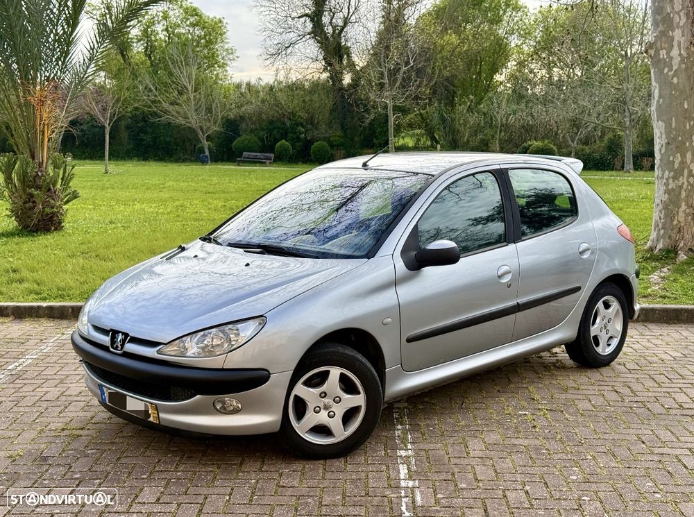 Peugeot 206 1.1 XR - 1