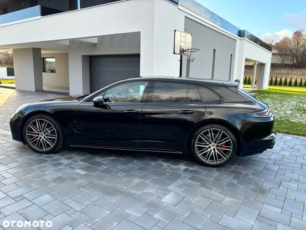 Porsche Panamera GTS Sport Turismo - 5
