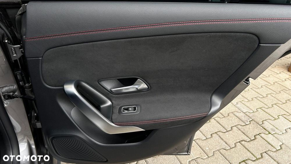 Mercedes-Benz CLA 200 mHEV AMG Line 7G-DCT - 28