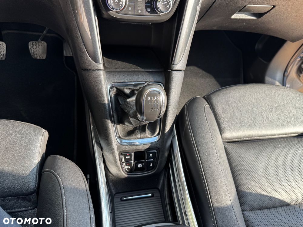 Opel Zafira 2016