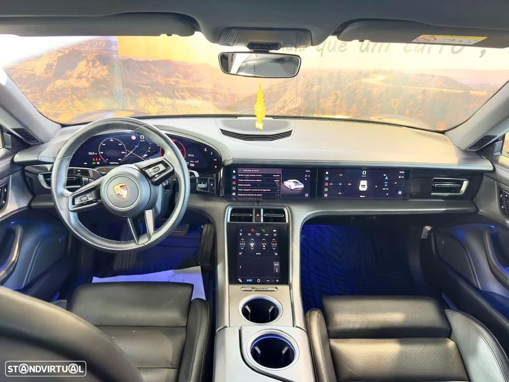 Porsche Taycan 4S - 23