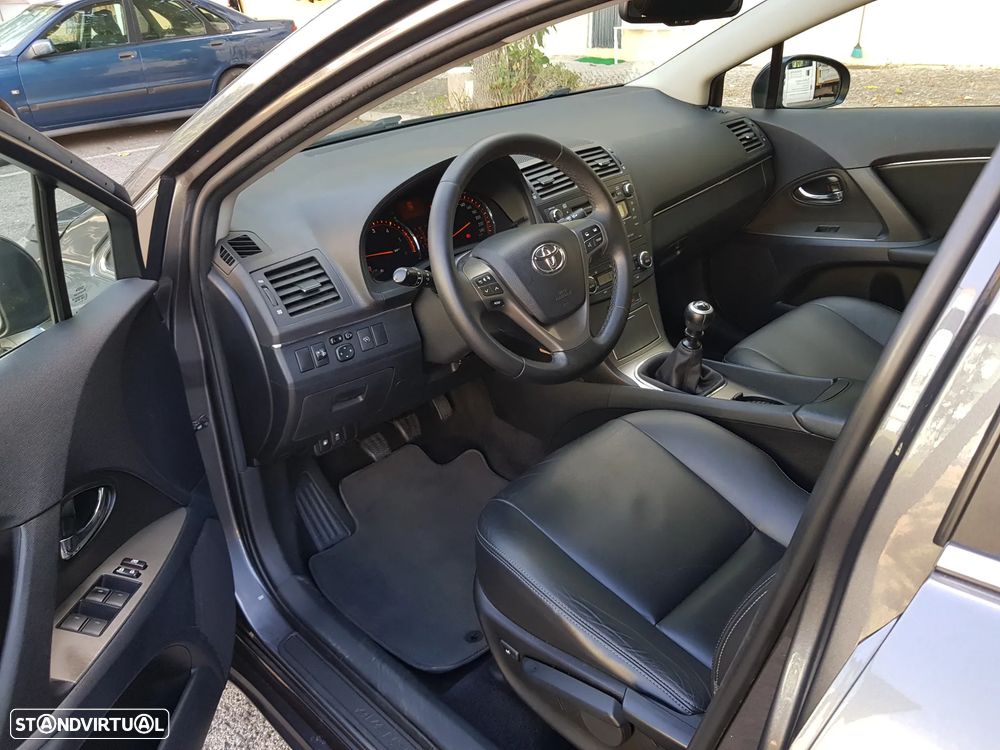 Toyota Avensis SW 2.0 D-4D Exclusive - 11