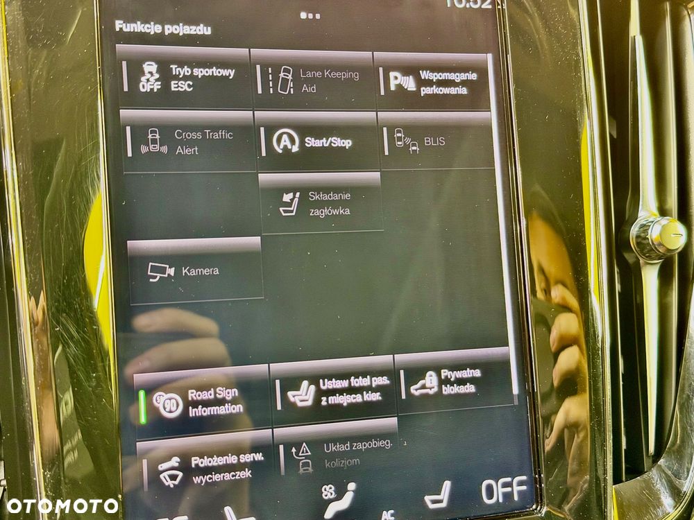 Volvo V60 Cross Country T5 AWD Geartronic - 22