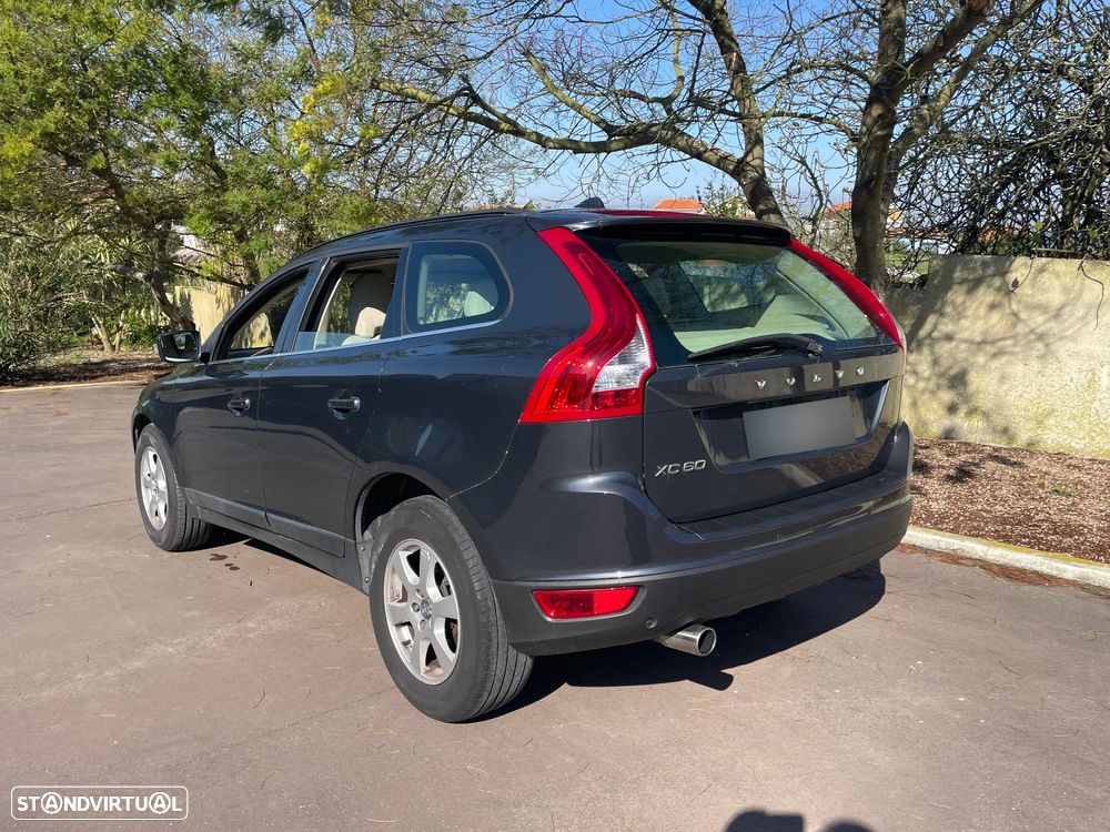 Volvo XC 60 - 4