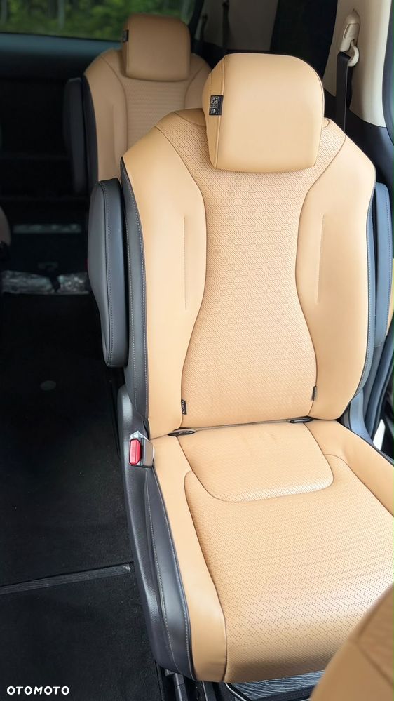 Kia Carnival - 30
