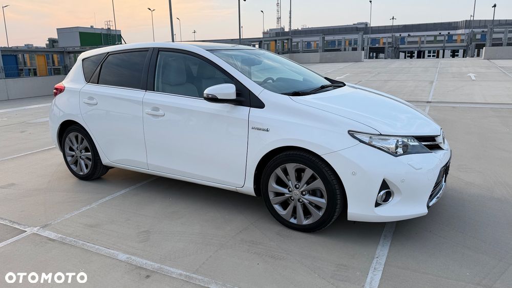 Toyota Auris 1.8 HSD Prestige NAVI - 10