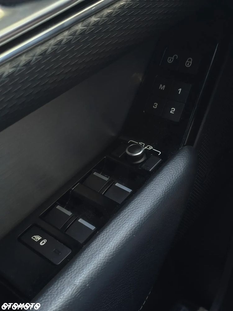 Land Rover Range Rover Velar 2.0d R-Dynamic HSE - 29