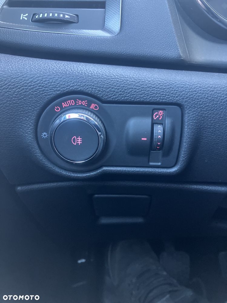 Opel Astra 1.4 Turbo Sports Tourer Active - 24