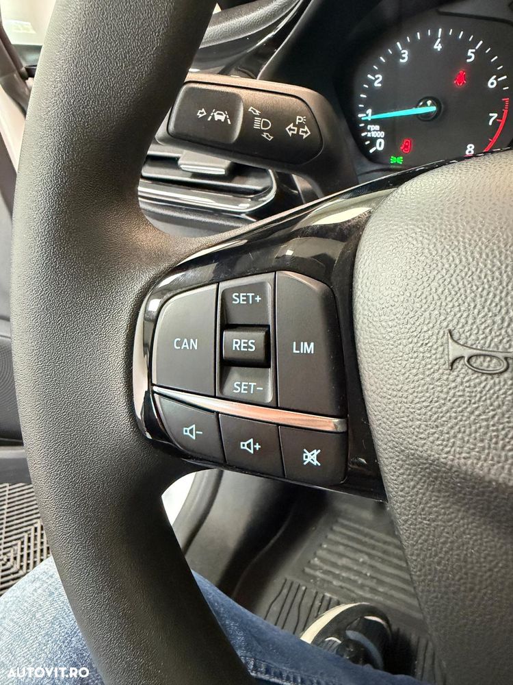 Ford Fiesta 1.1 Trend - 22