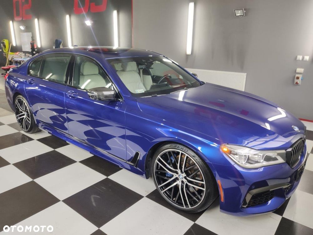 BMW Seria 7 750i - 16