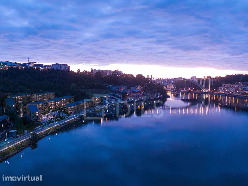 Apartamento T2 com área exterior, junto ao Rio Douro - Grande imagem: 3/102