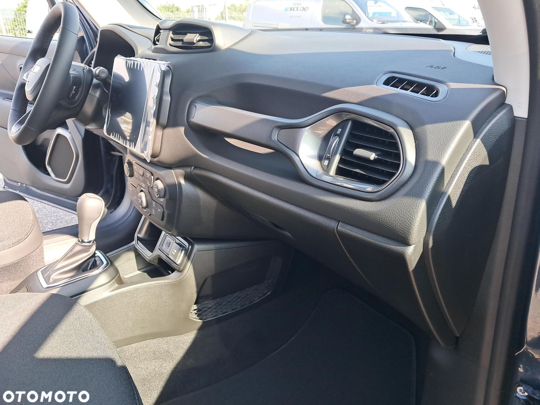 Jeep Renegade - 24
