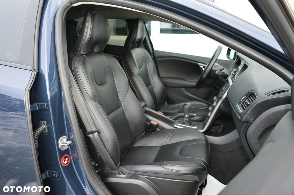 Volvo V40 D2 - 25
