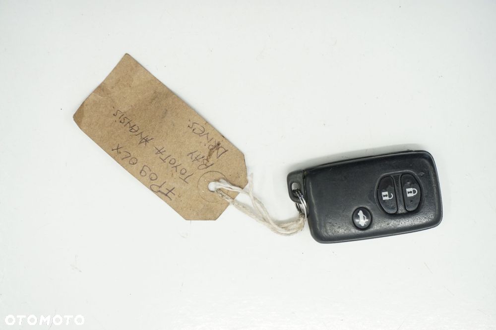 TOYOTA AVENSIS T27 PILOT KLUCZYK SMART KEY - 1