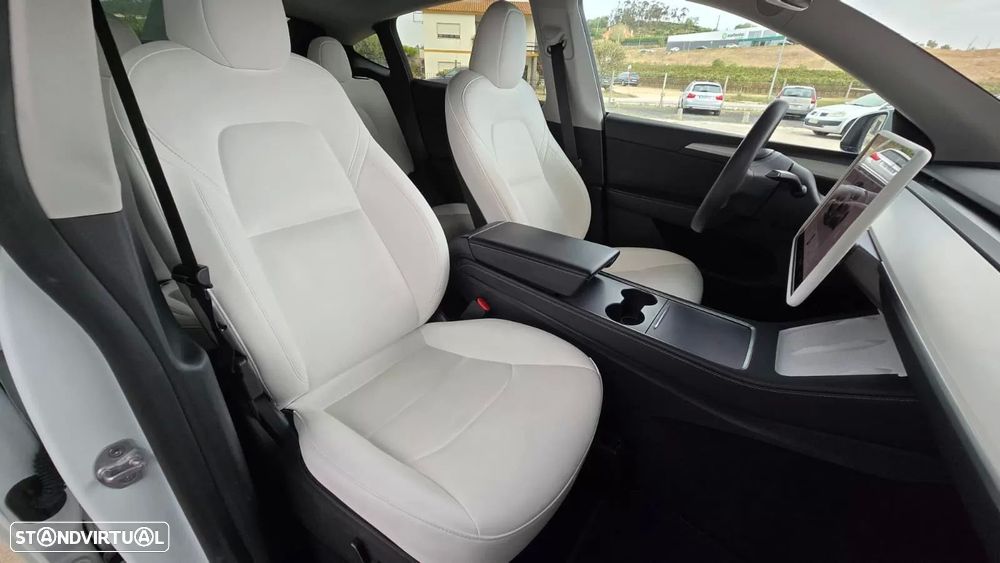 Tesla Model Y Long Range Dual Motor AWD - 16