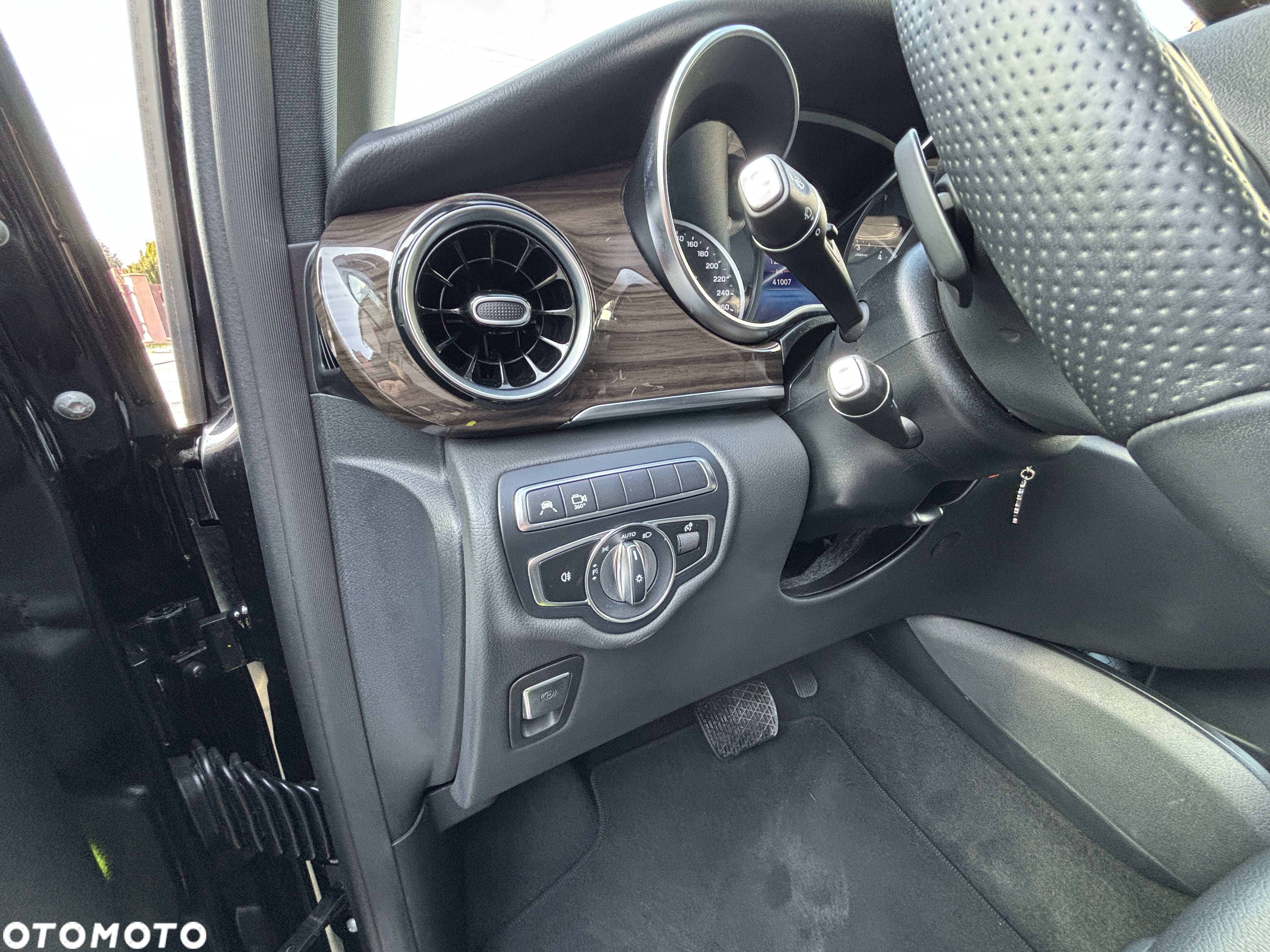 Mercedes-Benz Klasa V 300 d 9G-Tronic Avantgarde (ekstra d³) - 11