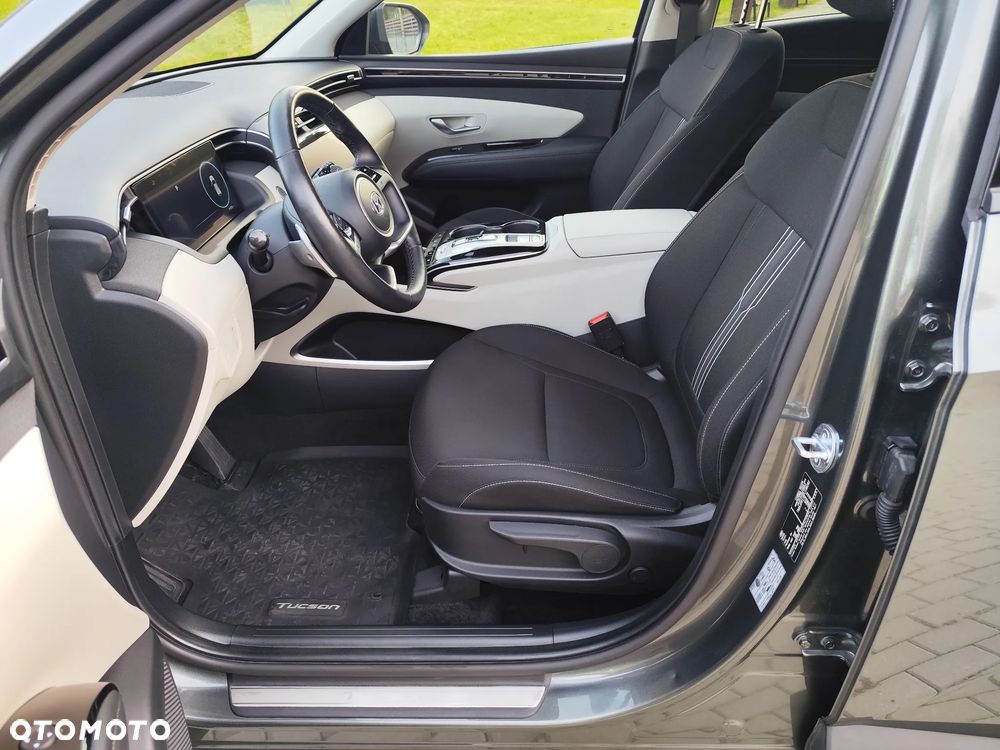 Hyundai Tucson 1.6 T-GDi HEV Executive 2WD - 13