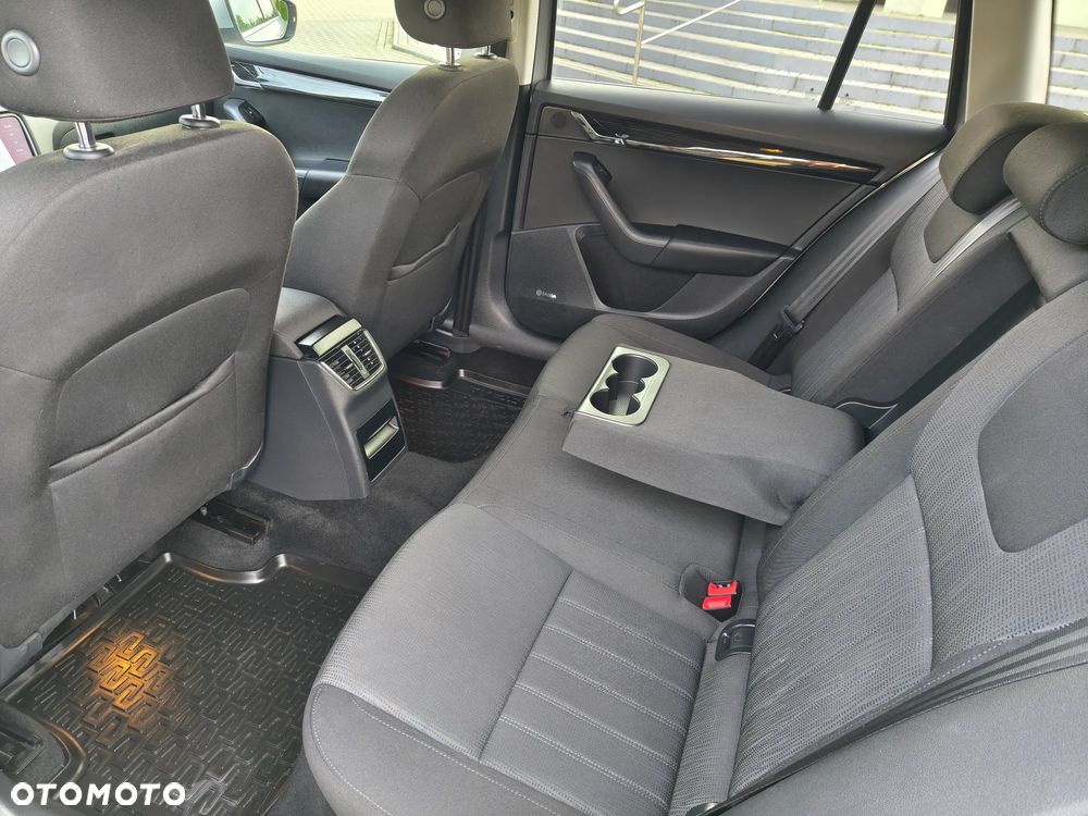 Skoda Octavia 2.0 TDI SCR Ambition - 6