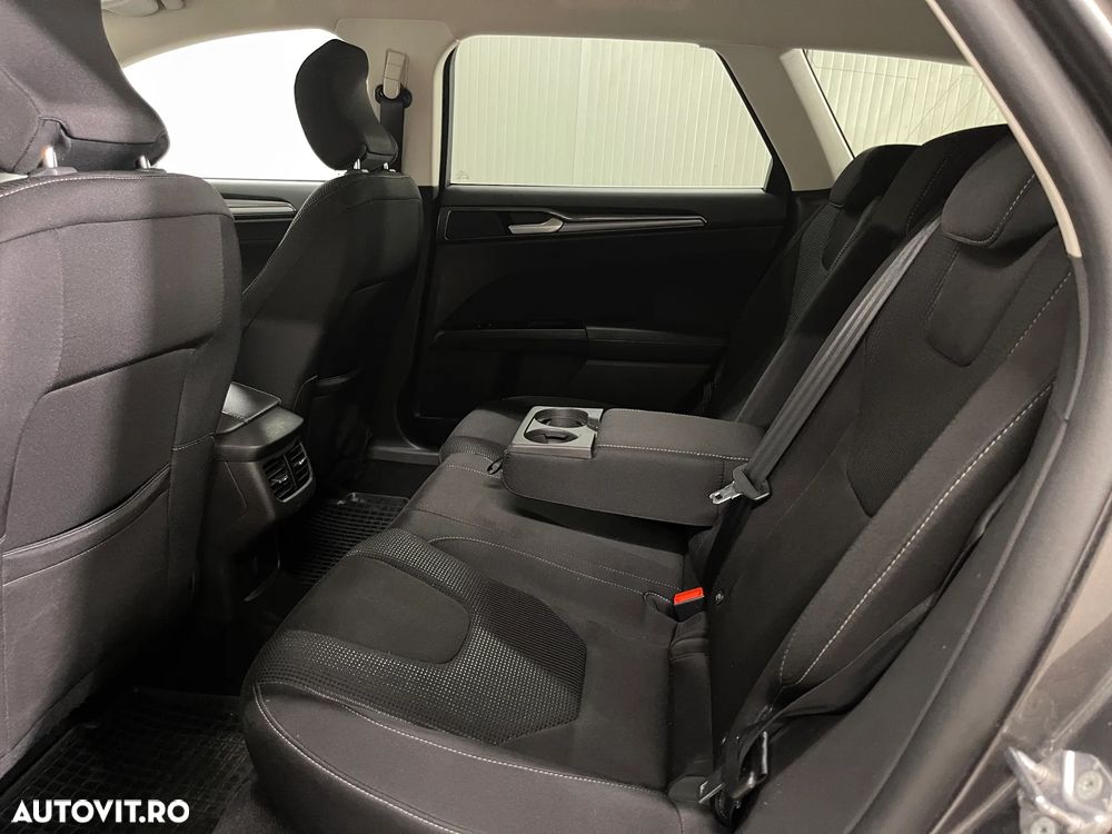 Ford Mondeo 2.0 HEV Titanium - 12