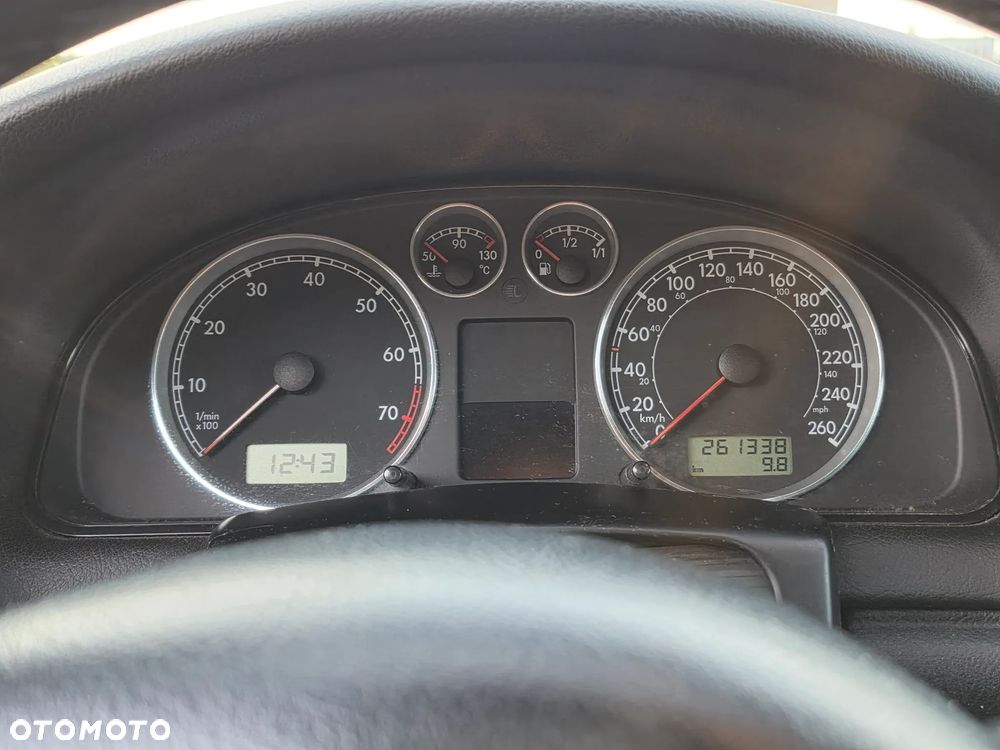 Volkswagen Passat - 14