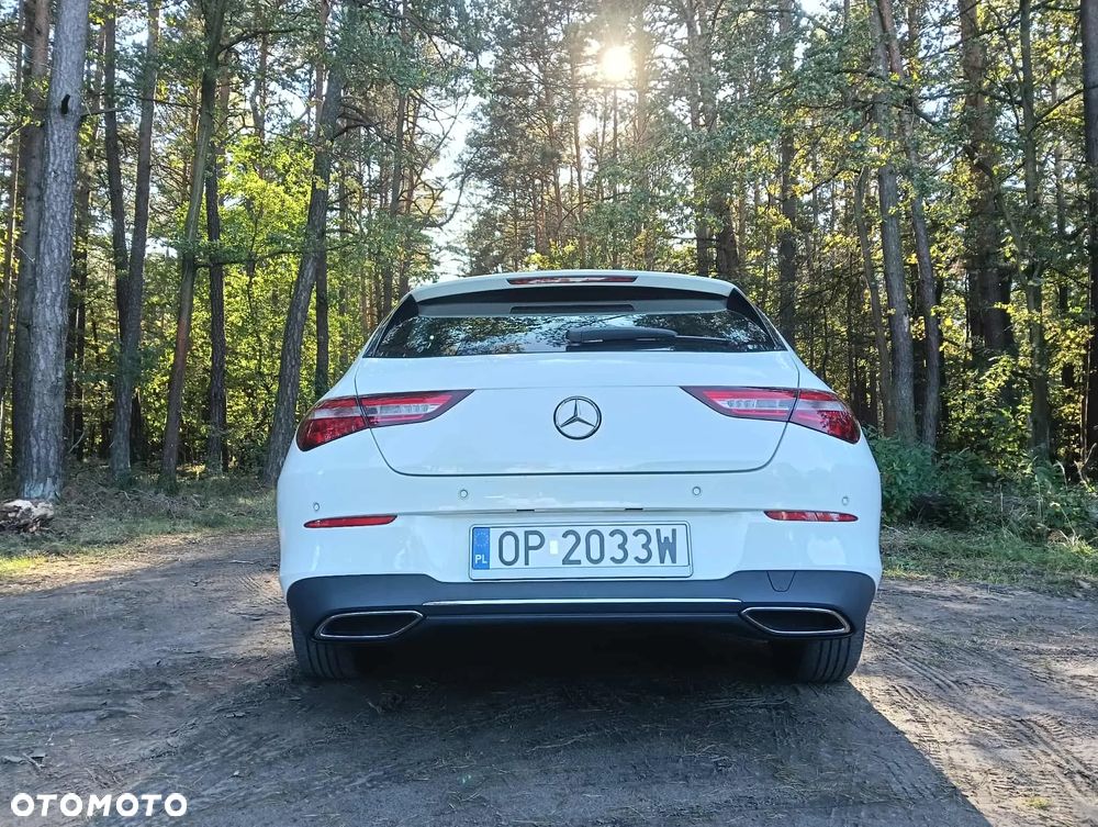 Mercedes-Benz CLA 200 d Shooting Brake 8G-DCT - 11