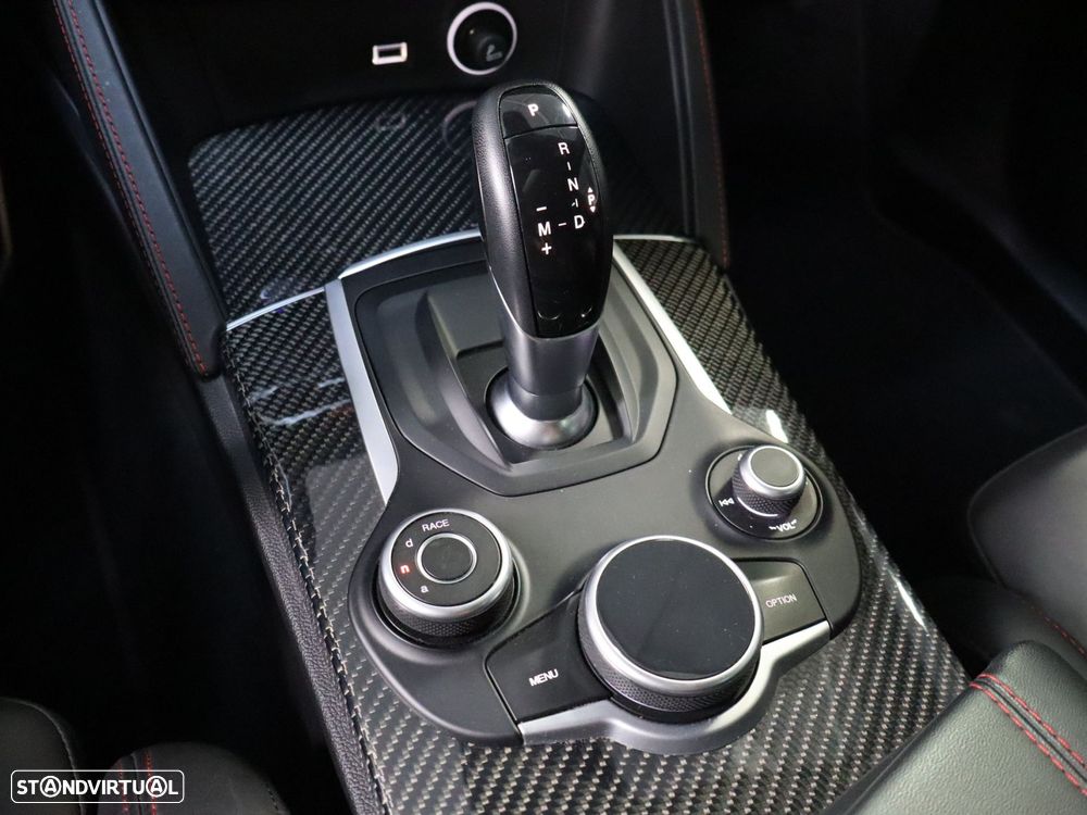 Alfa Romeo Stelvio 2.9 T Quadrifoglio AT8 Q4 - 25