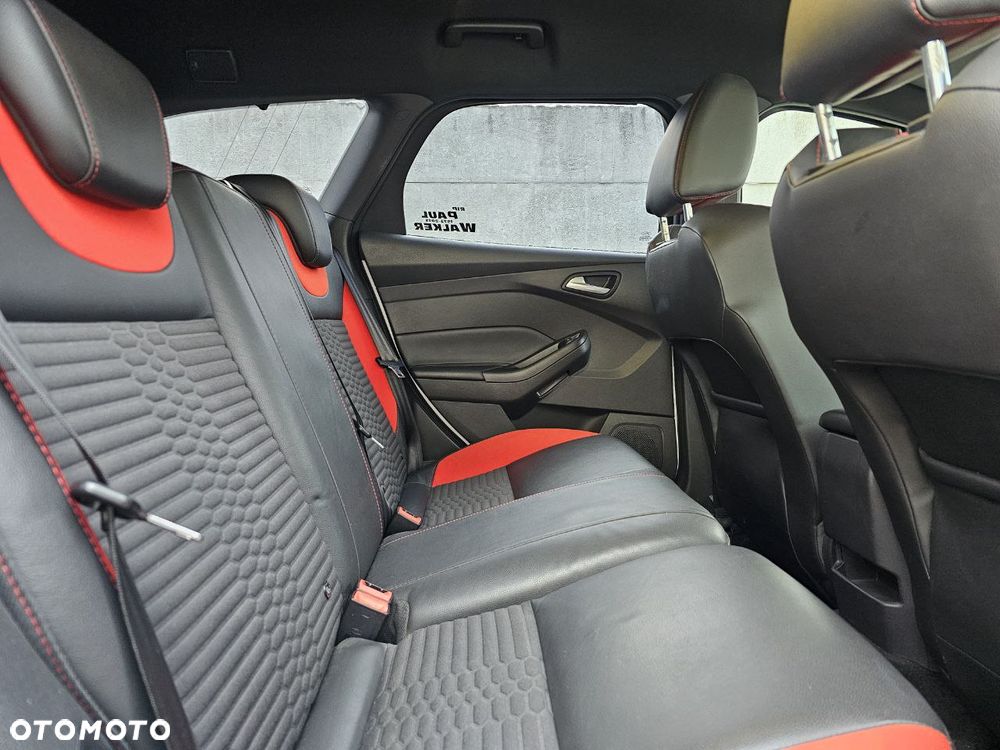 Ford Focus SW ST - 22