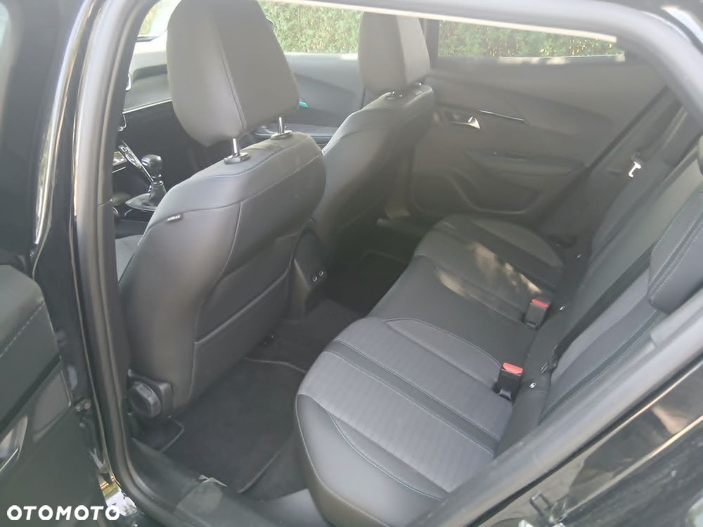Peugeot 2008 1.2 PureTech Allure Pack S&S - 9
