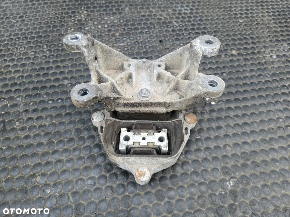 Łapa Podpora Skrzyni Biegów 8K0399151 8K0399115 T Mocowanie Poduszka Wspornik Audi A4 B8 A5 - 17