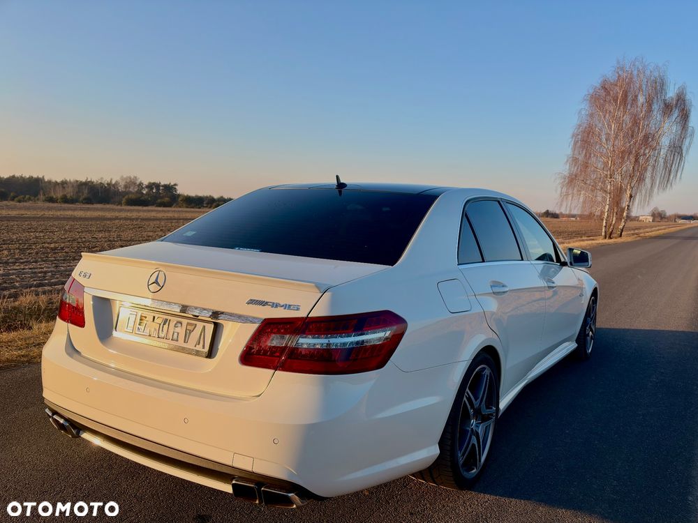 Mercedes-Benz Klasa E 63 AMG - 32