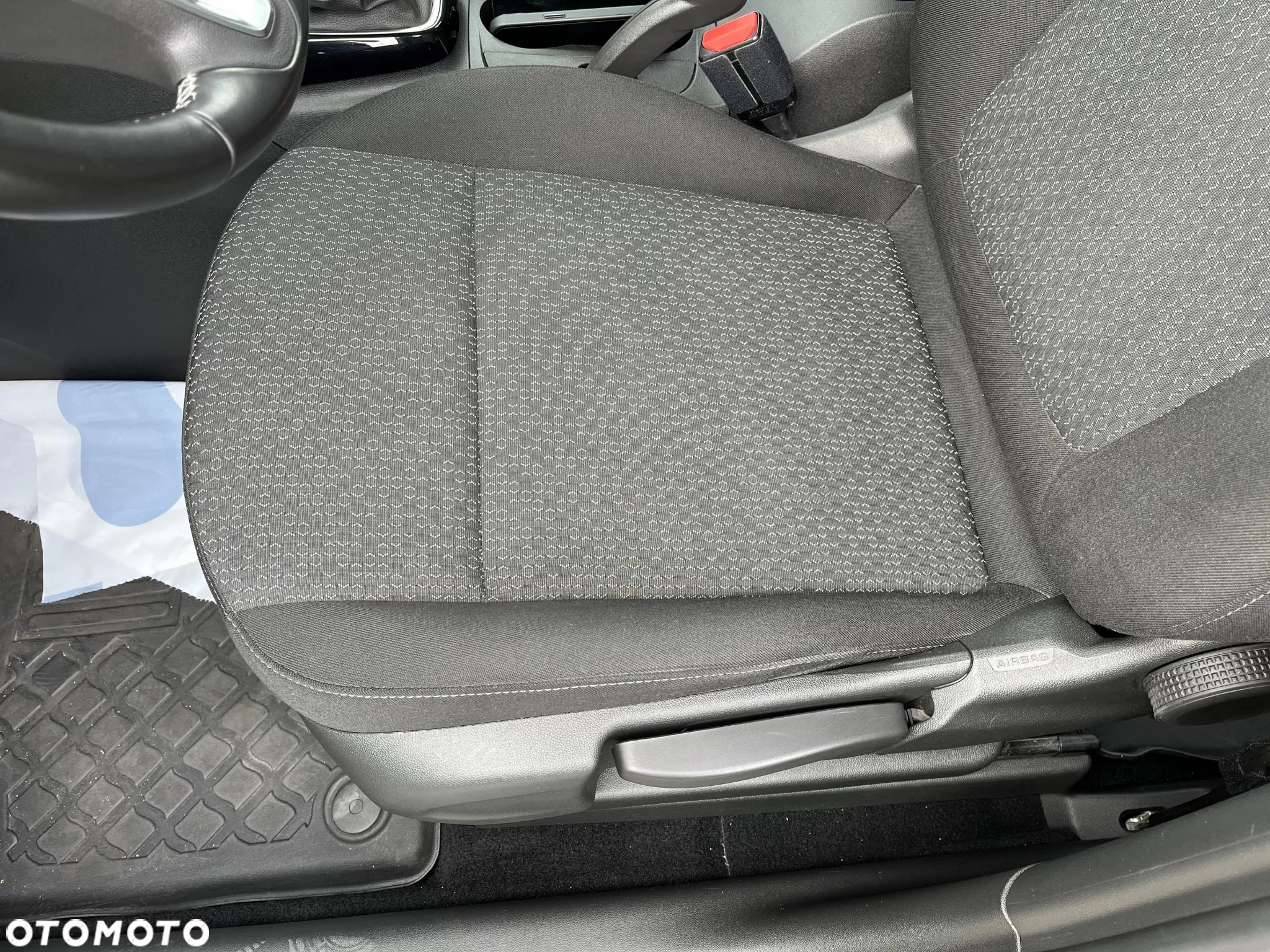 Opel Crossland - 12