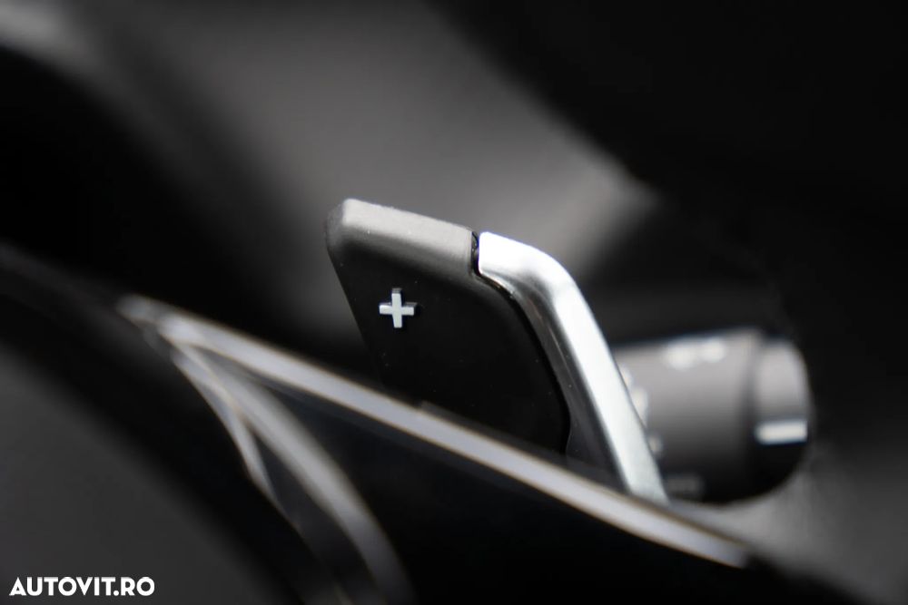 Peugeot 2008 1.2 L PureTech STT EAT8 Allure - 20