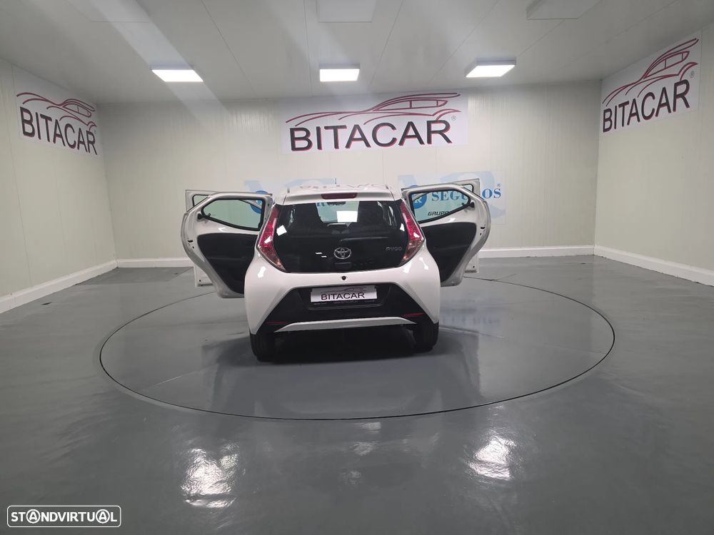 Toyota Aygo 1.0 X-Play Plus MM - 19