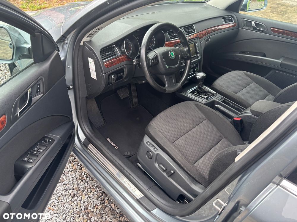 Skoda Superb 2.0 TDI Elegance DSG - 13