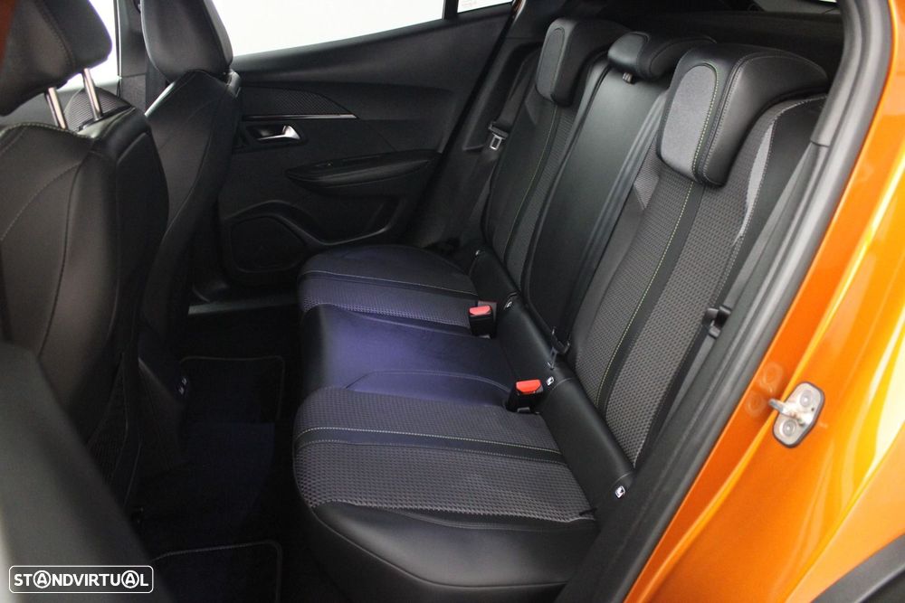 Peugeot 2008 1.5 BlueHDi GT EAT8 - 34