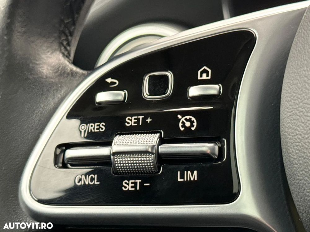 Mercedes-Benz GLC 300 e 4MATIC - 25