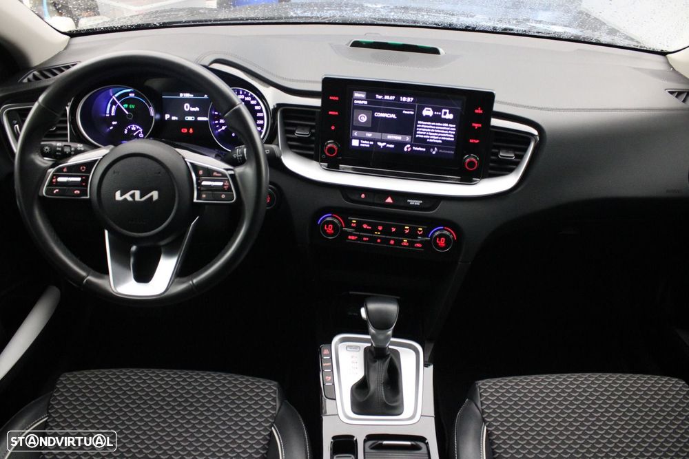 Kia XCeed 1.6 GDi PHEV Drive — fotografia 8