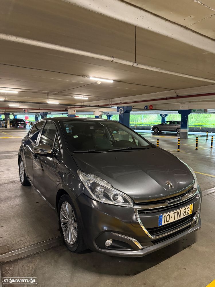 Peugeot 208 1.2 PureTech Style - 1