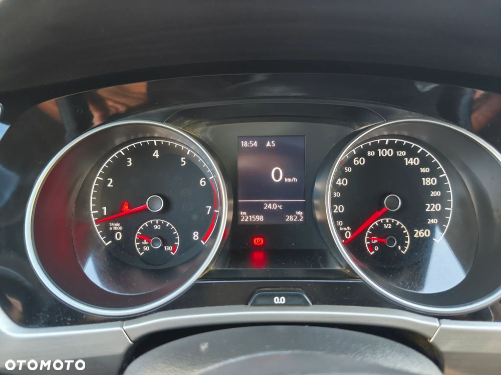 Volkswagen Touran 1.5 TSI EVO Trendline - 18