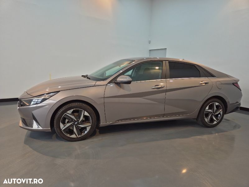 Hyundai Elantra 1.6 l 123 CP CVT Exclusive - 3
