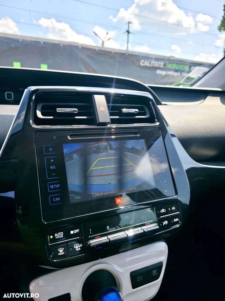 Toyota Prius Hybrid - 15