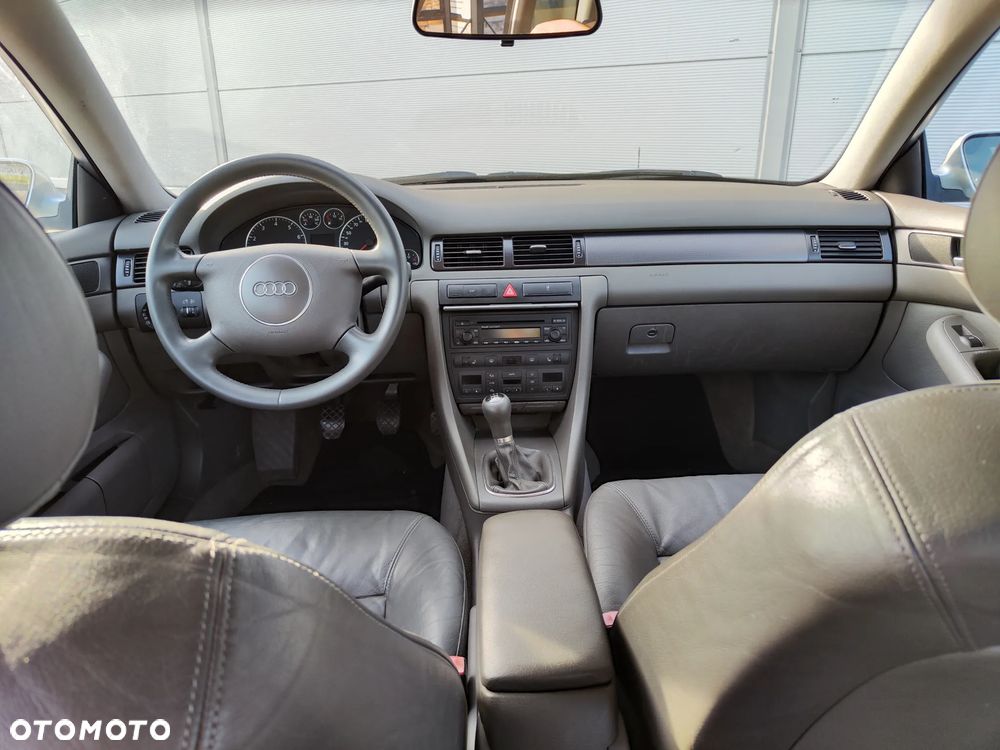 Audi A6 Avant 2.4 - 9