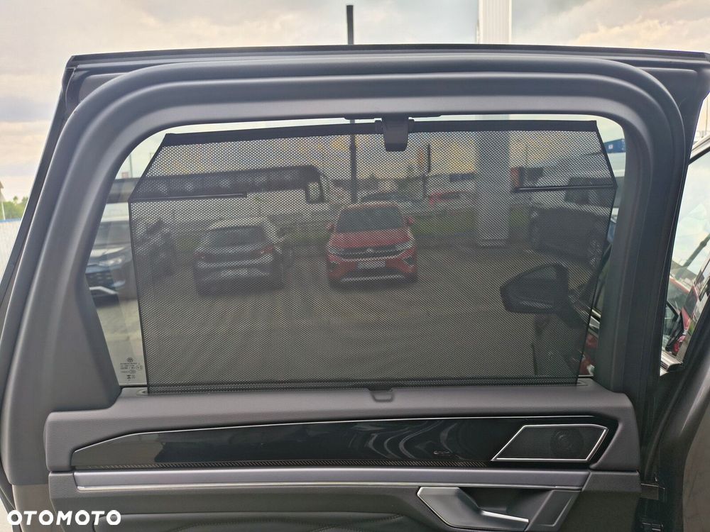 Volkswagen Touareg - 13