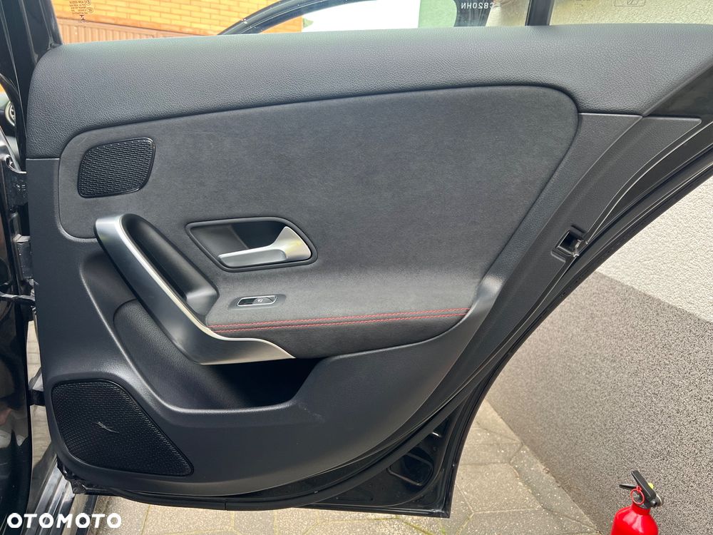 Mercedes-Benz Klasa A 180 d AMG Line 7G-DCT - 18